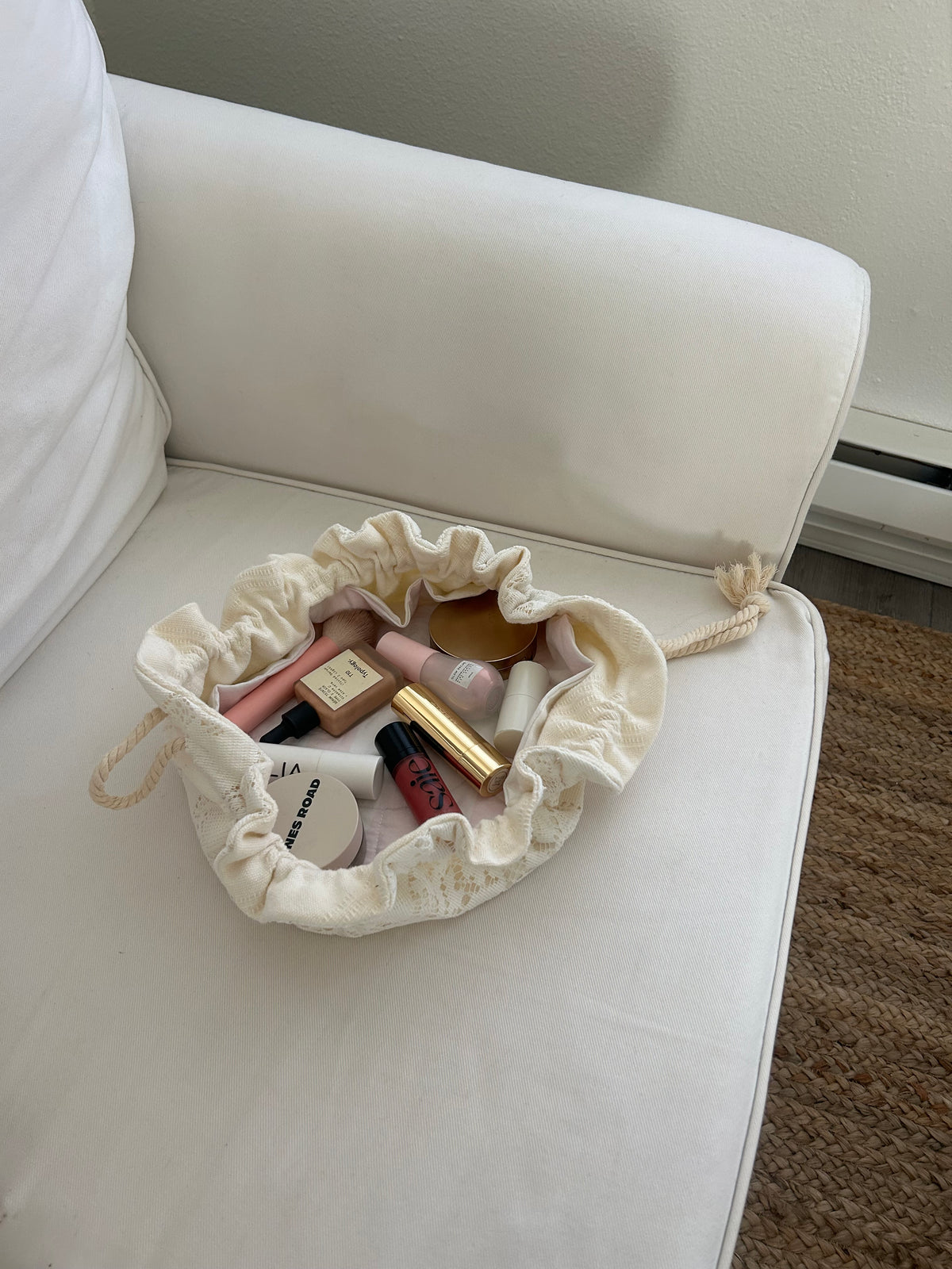 Jocelyn Pouch Lace